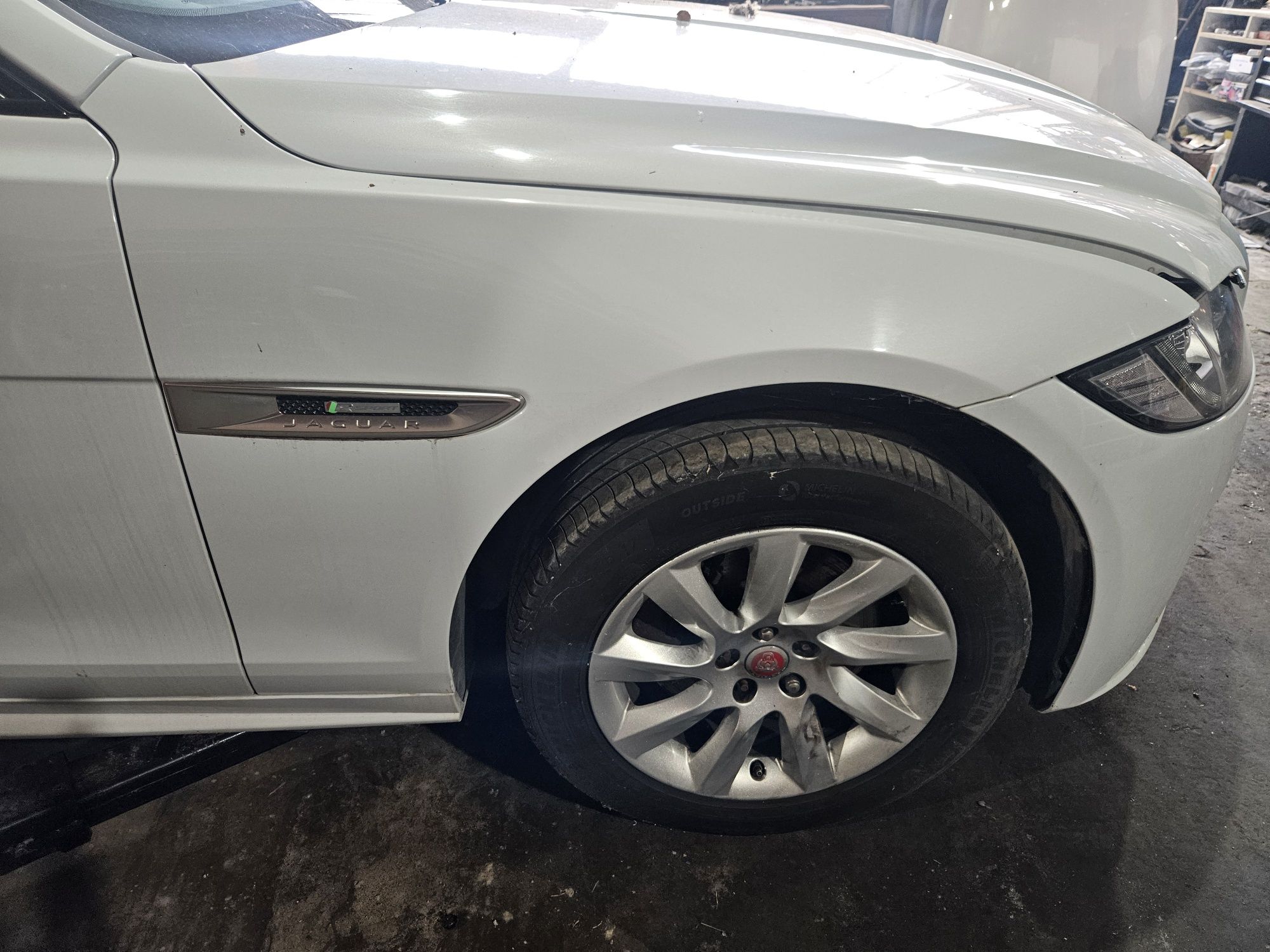 Ляв/десен калник за Jaguar XF 2017