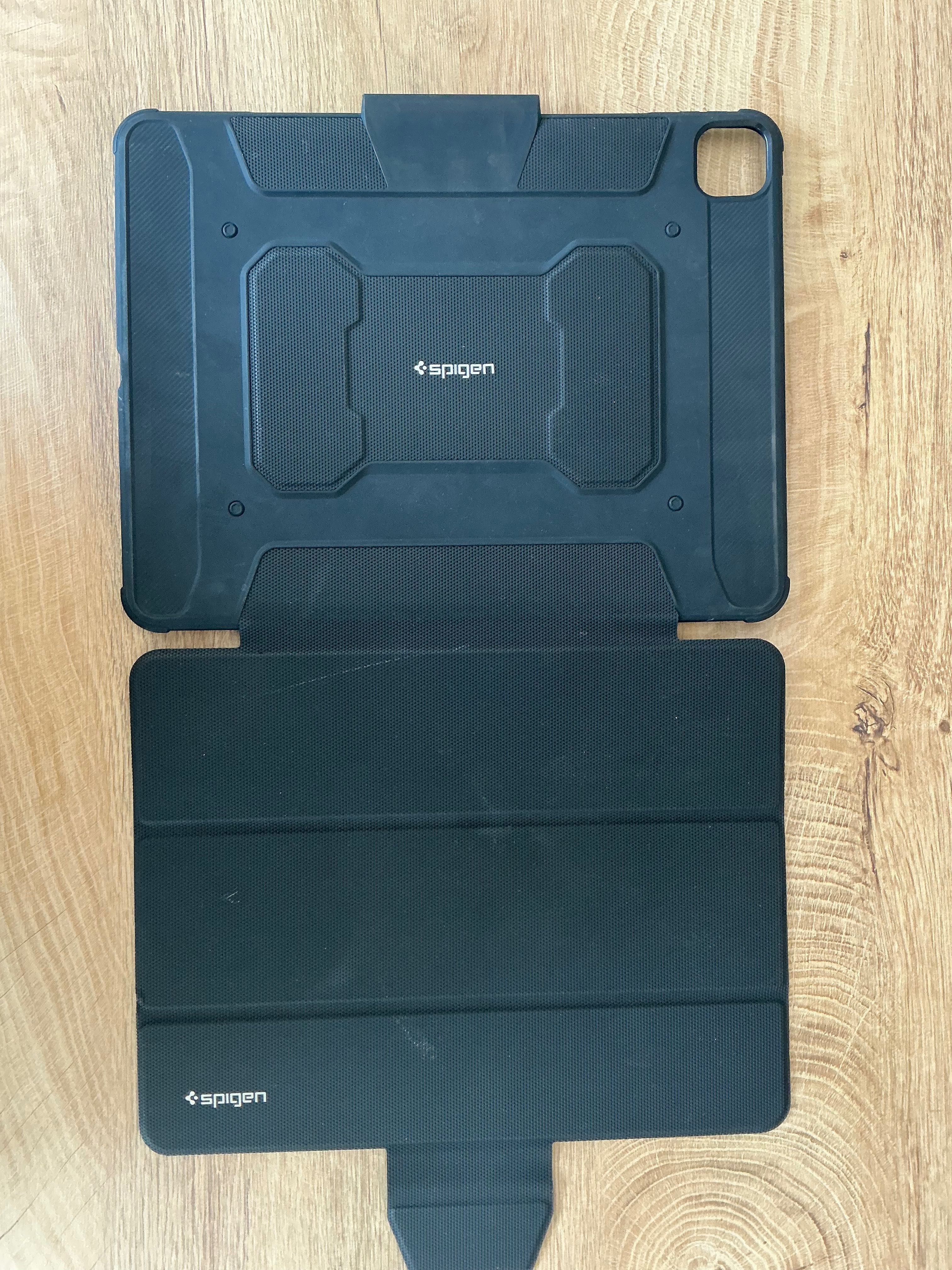 Husa Spigen Rugged Armor Ipad 12.9 5th si 6th