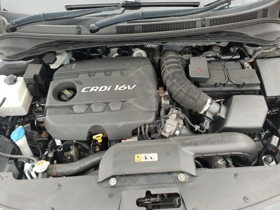 dezmembrez hyundai i40 motor 1.7 crdi cod d4fd 2012 cutie de viteze manuala 6 trepte aripa usa portiera capota bara fata stanga dreapta fata spate jante r16  i20 i30 i40 ix35 tucson kia sportage dezmembrari