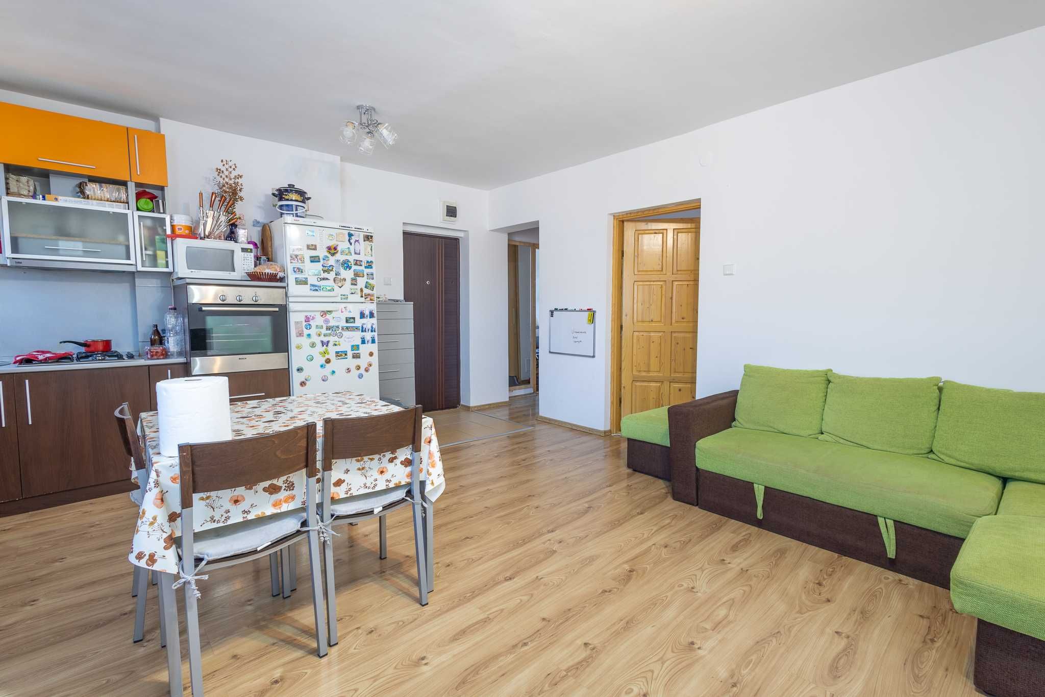 Vand apartament 3 camere