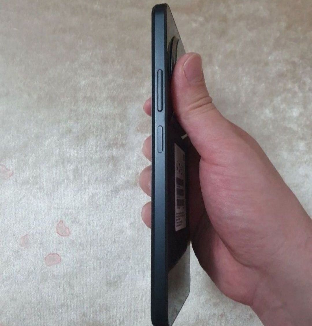 Srochna sotiladi Xiaomi Redmi A3 4/128Gb Black 2024 yili yengi madel