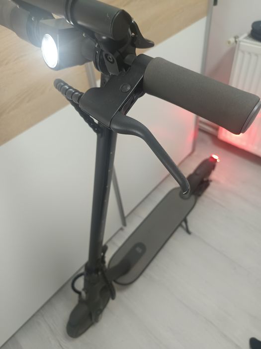 vand trotineta xiaomi in stare impecabila