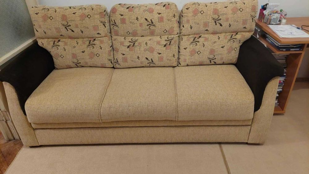 Обзавеждане за стая-Диван , Масичка и Радиатор