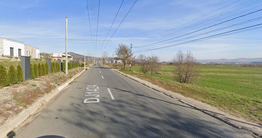 Teren intravilan 10.000 mp de vanzare - Medias