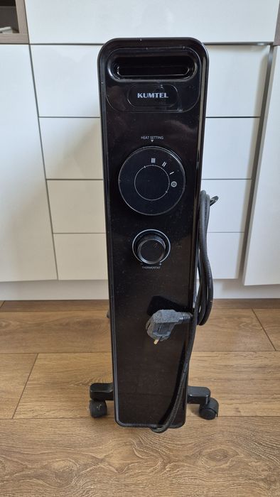 Маслен радиатор Kumtel KUM-1240S Black