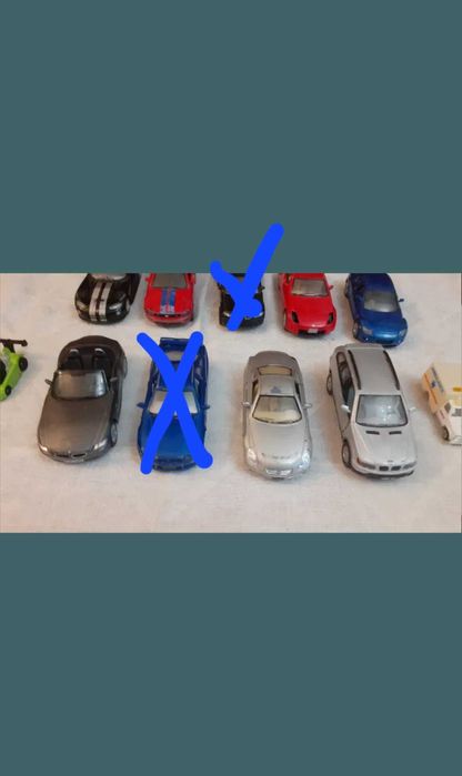 Игрушки. Железные машинки.