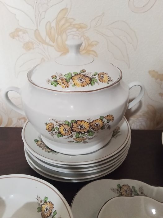 Столовый сервиз   на 6 персон