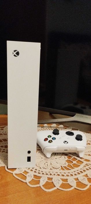 Xbox 500 GB , aproape nou, impecabil,