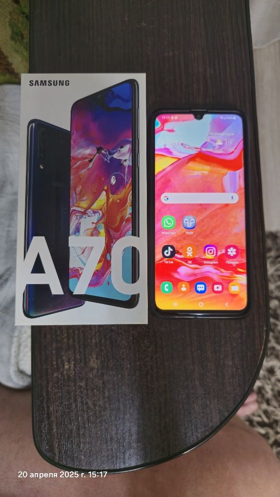 Продам Samsung A70  6/128