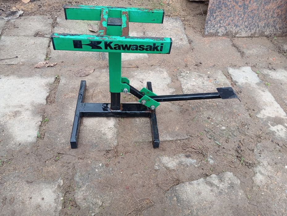 Стойка за кавазаки