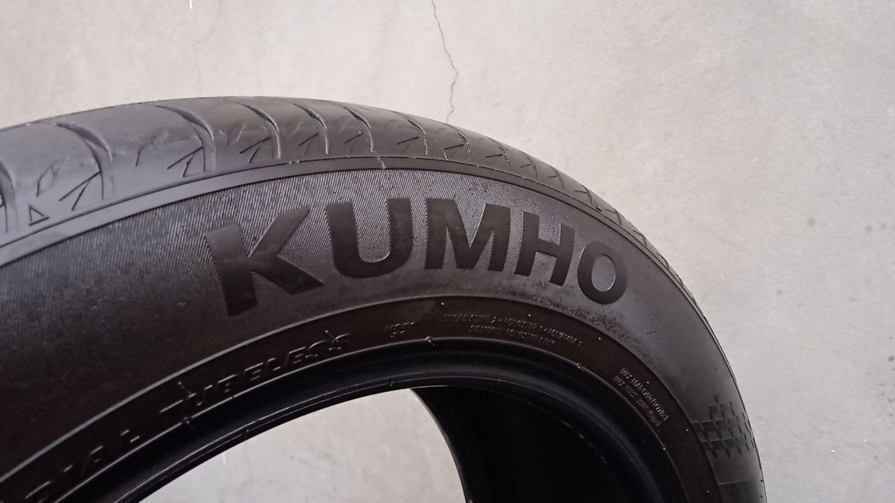 215 55 r17 Kumho ecsta