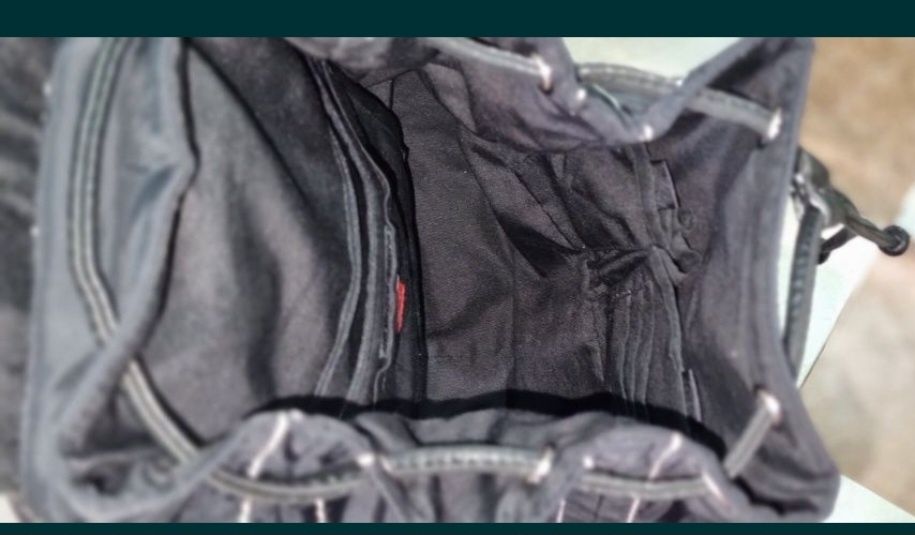 Vând ghiozdan ESPRIT