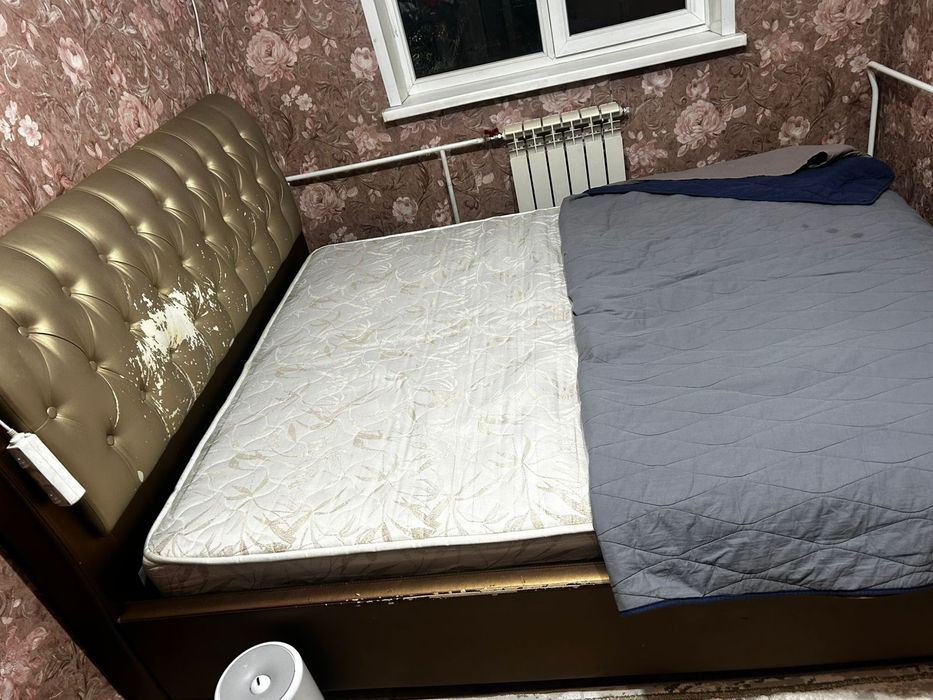 Продаю диван двух спальный