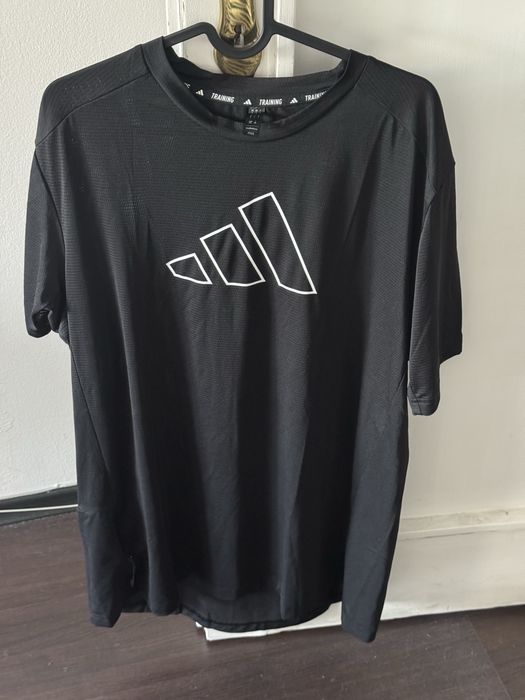 Adidas нова удължена тениска, черна, размер L