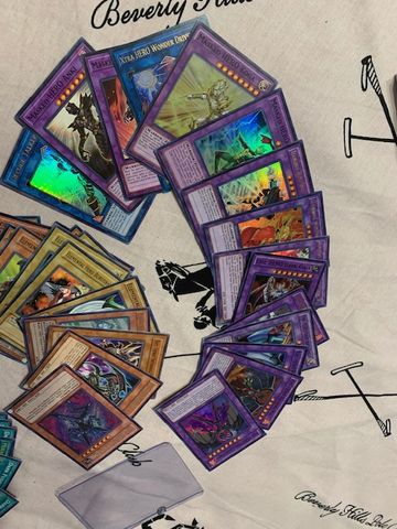 Продажба на Yu-Gi-Oh! yugioh карти сингли готови тестета лотове и т.н.