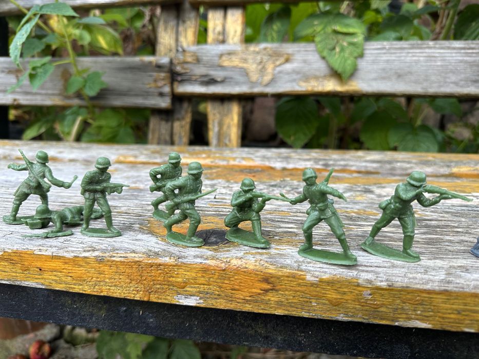 Пластмасови войници