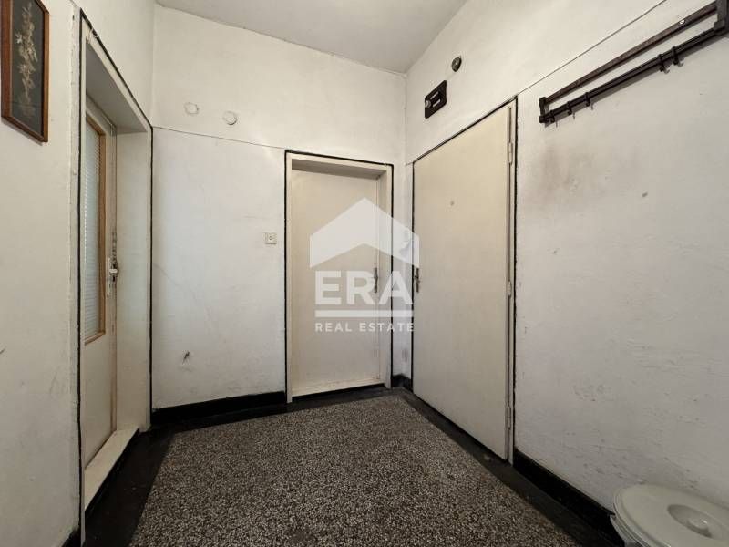 Продава се Двустаен апартамент в Силистра, Изток - 56 кв.м за 950 €/кв.м - Снимка #8