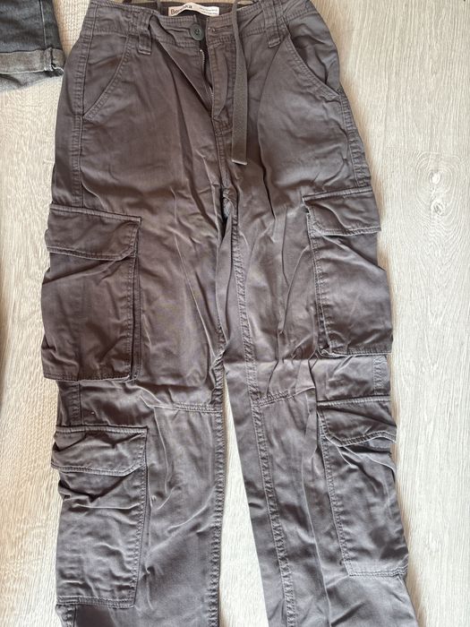 къси гащи, cargo панталони-Bershka, дънки-Zara