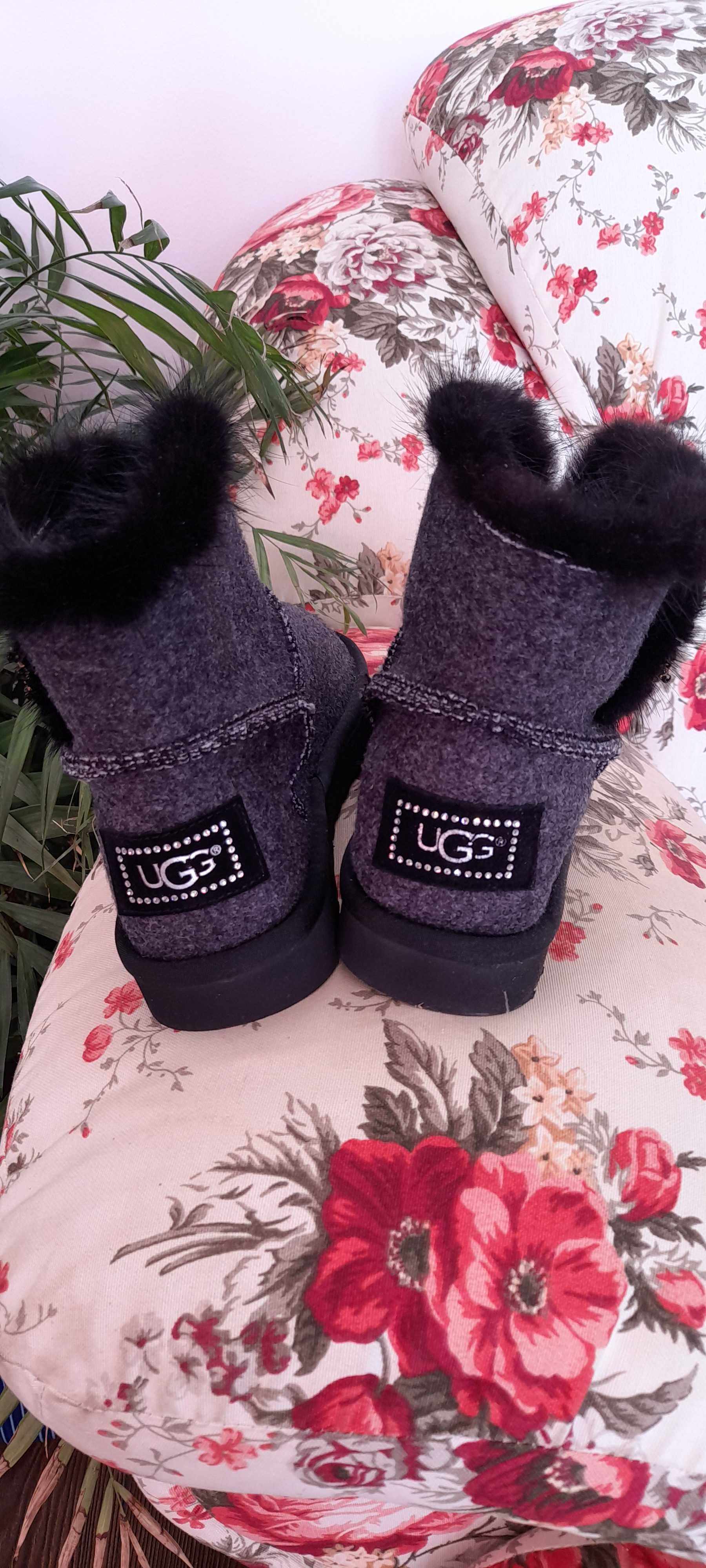 Дамски нови ботуши uggs. Номер 39.