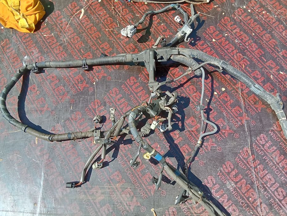 Продам Косу проводка с мозгами Тойота Эстима