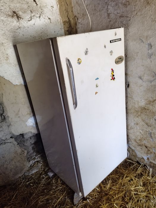 Продавам хладилник Бирюса