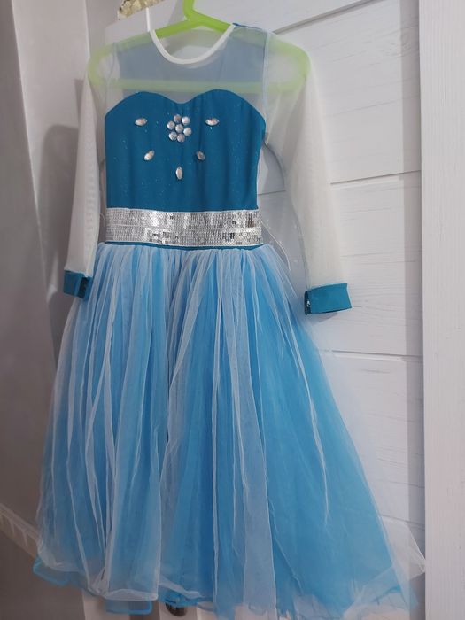 Платье Эльзы и Анны