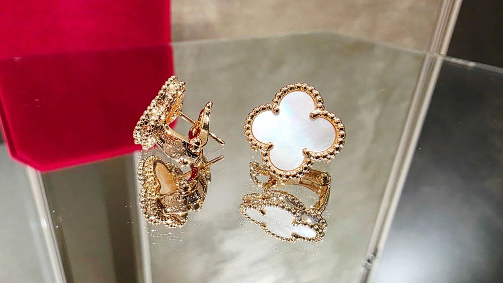 Van Cleef & Arpels VCA Rose Gold Mother of Pearl Alhambra Дамски Обеци
