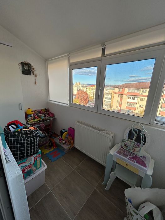 Vand apartament 2 camere total decomandat in ostroveni langa nr 9