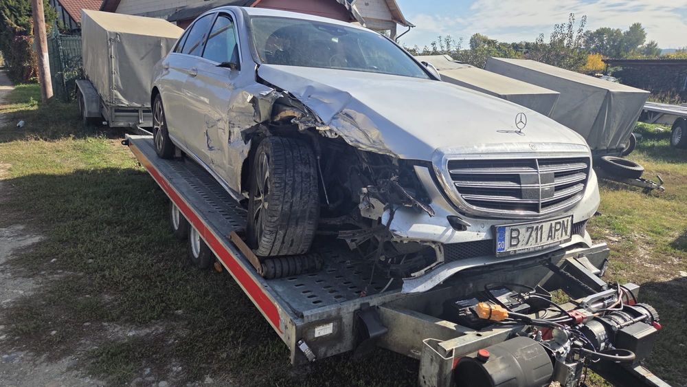 Vand Mercedes E 400 4 MATIC  *AVARIAT*