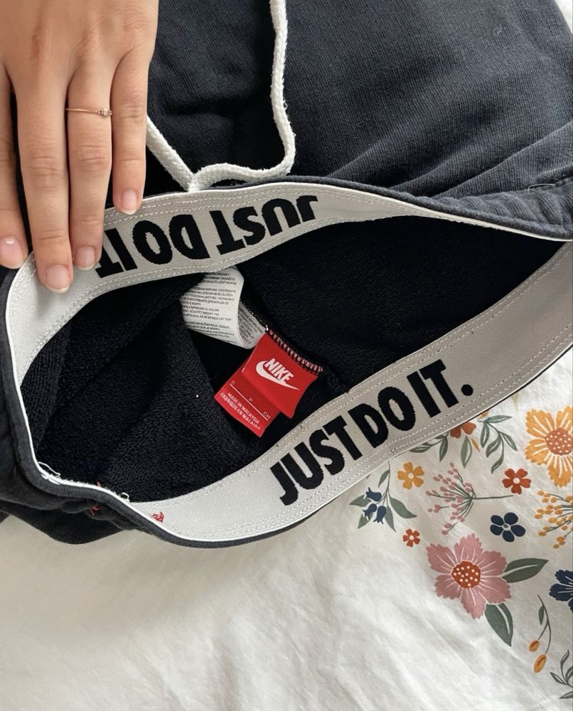 Nike долниче на анцунг размер С
