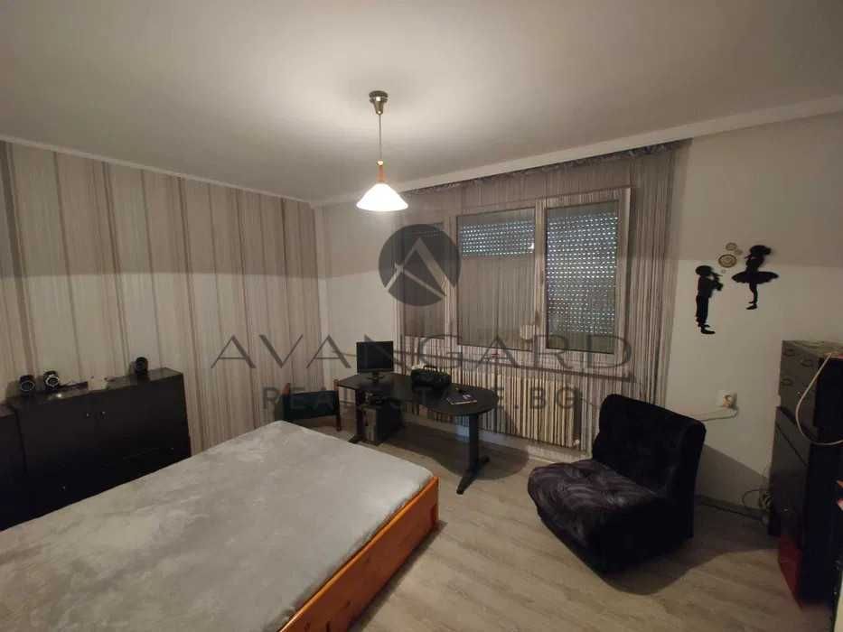 Продава се Четиристаен апартамент в Пловдив, Център - 120 кв.м за 2040 €/кв.м - Снимка #2