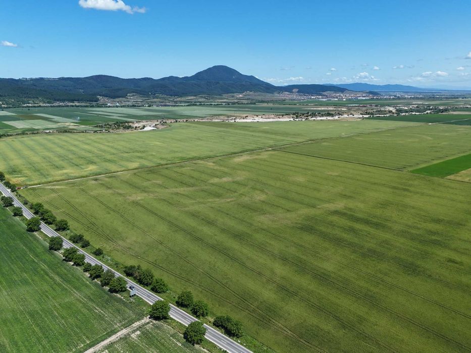 Teren de vânzare într-un ansamblu rezidențial nou!