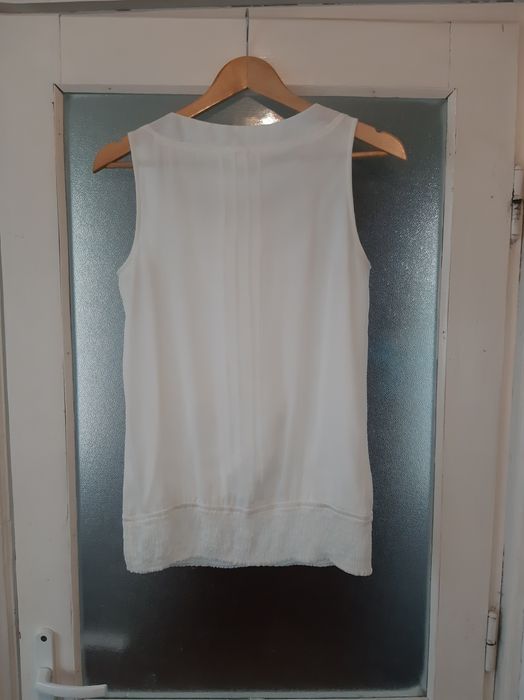 Vând top/ maieu  accesorizat cu pietre