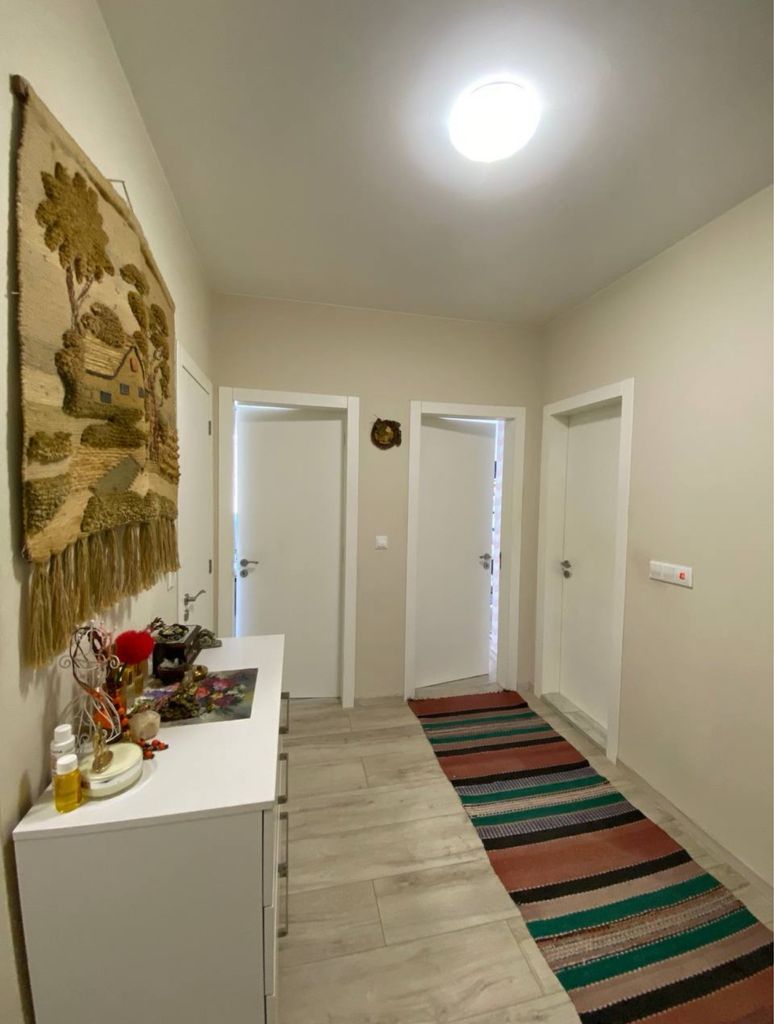 Продава се Тристаен апартамент в Варна, Базар Левски - 100 кв.м за 2350 €/кв.м - Снимка #11