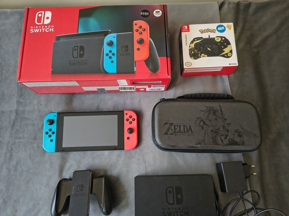 Nintendo Switch конзола с кейс и контролер