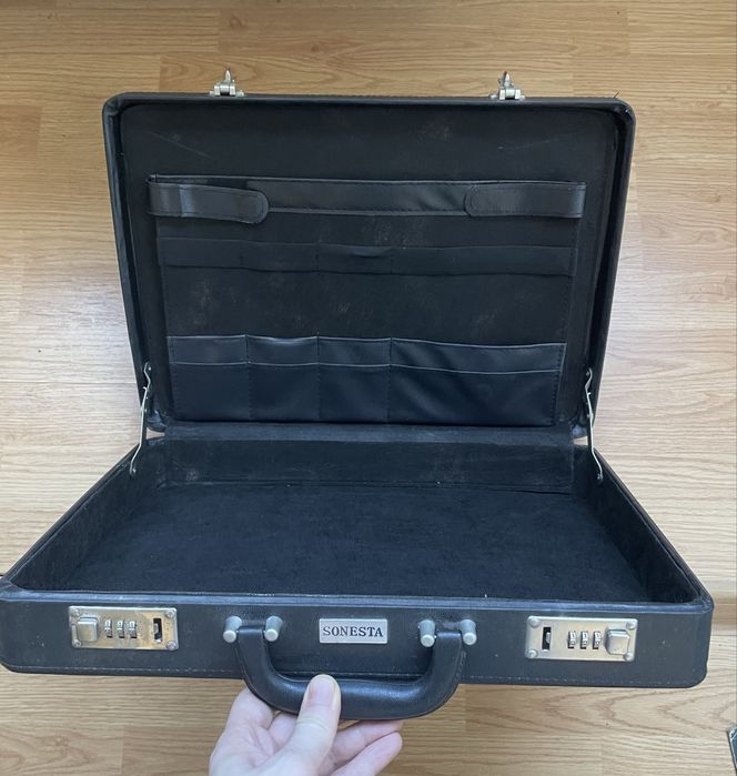 Geanta/servieta/diplomat din piele cu cifru negru