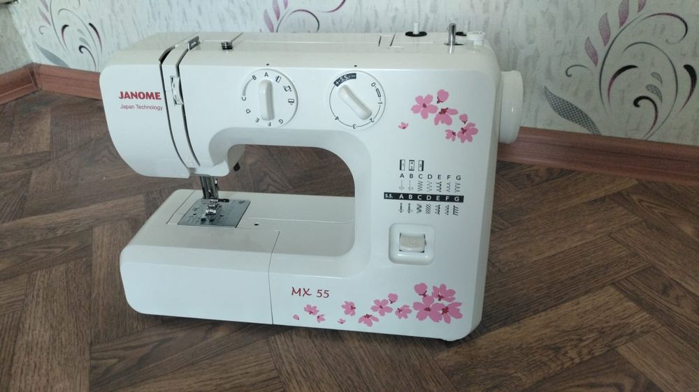 Швейная машина Janome