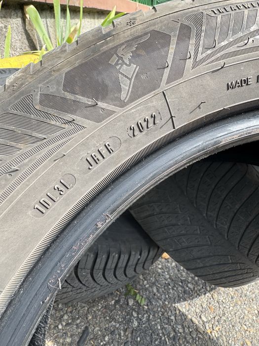 Pneuri / Anvelope Goodyear  Vector 4 Seasons M+S 235/55 R18 104V