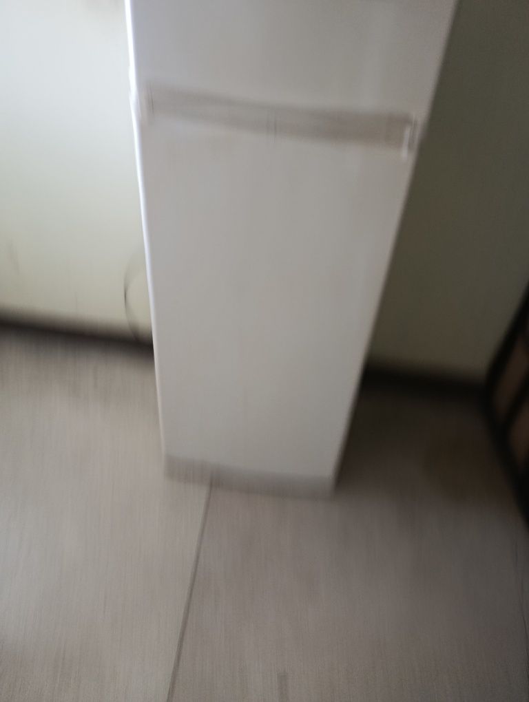 Продавам хладилник snaij