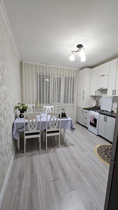 Стол со стульями