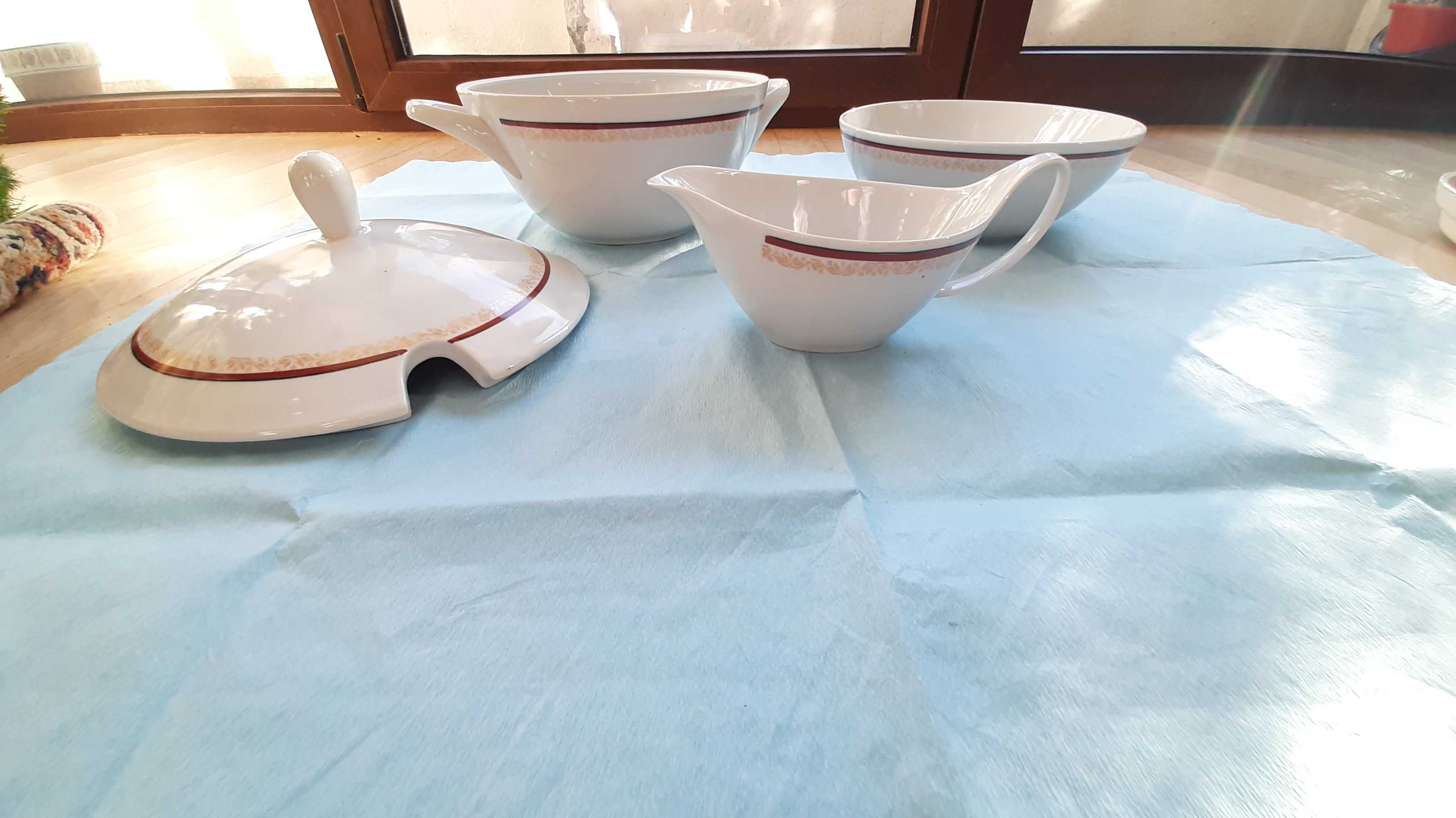 2 x Seturi vase de servit, portelan pictat manual, Romania