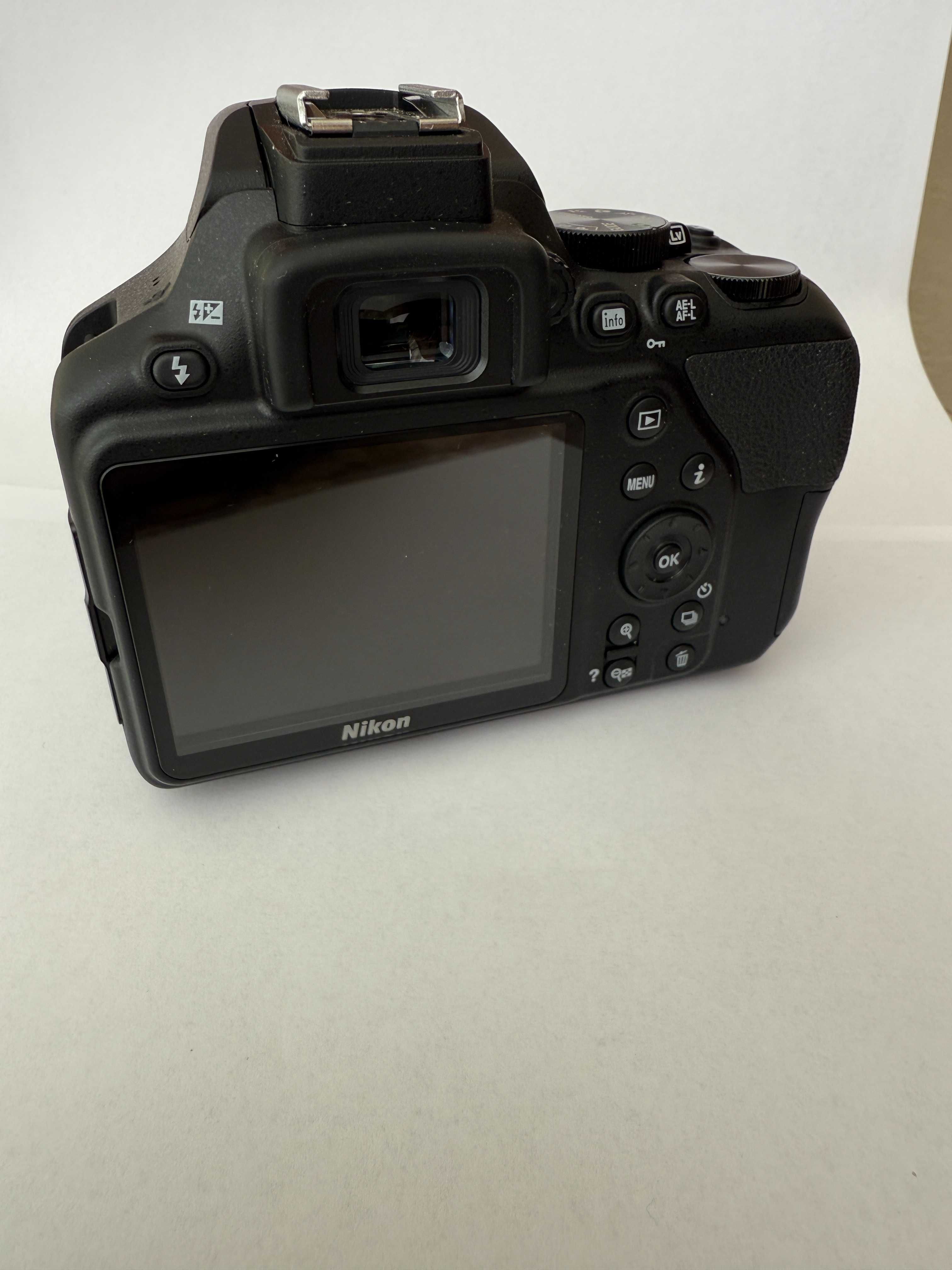 Nikon D3500 D-SLR фотоапарат - 250 лв.