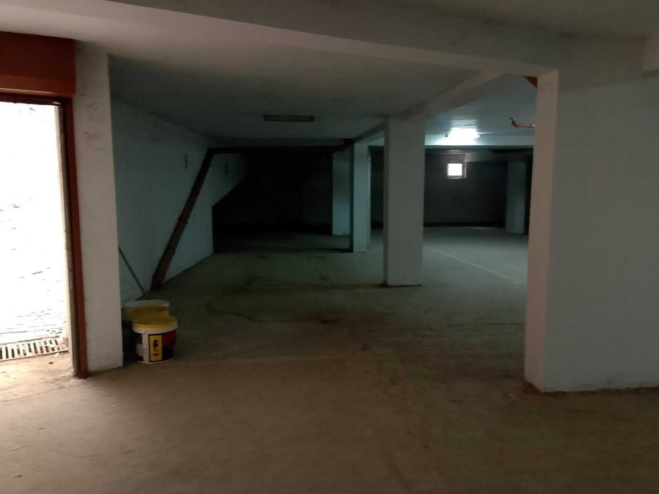 Подземен паркинг, Център, ет. -1; 200 кв.м.