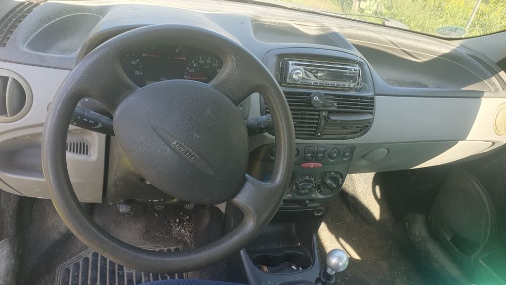 Vând Fiat Punto,  1.2 benzină, cu acte în regulă