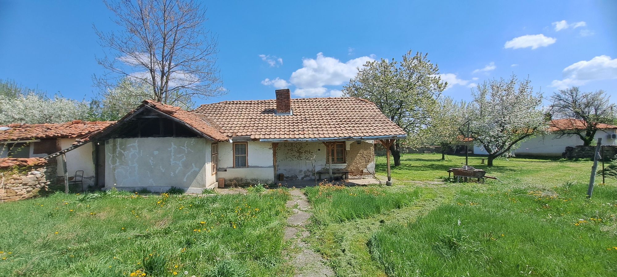 Продавам имот в село Долни Раковец