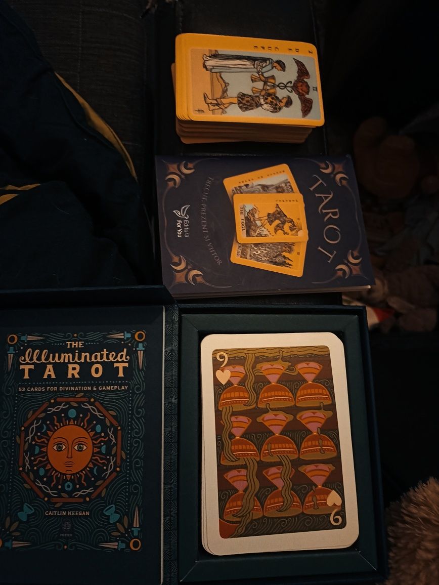 Pachet Cărți de tarot +cărticele explicative