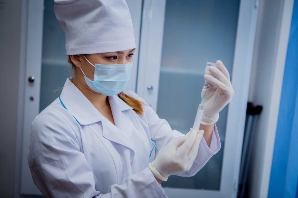 Медсестра капельницы системы уколы вывод из запоя интоксикация врач