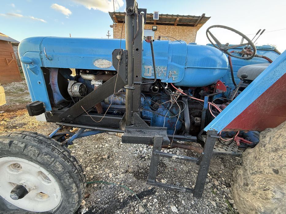 Tractor ford dexta 42 cp recent adus incarcator frontal