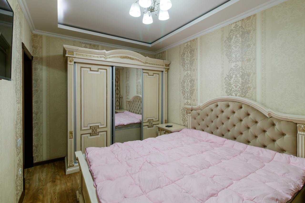 Госпитальный рынок Церковь 4-комн 5/9 100 м² ремонт меб/тех