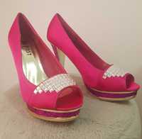 Pantofi roz noi, marime 38